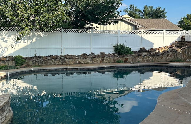 Spacious Lakefront View With Hot Tub and Pool NH - Foto 3