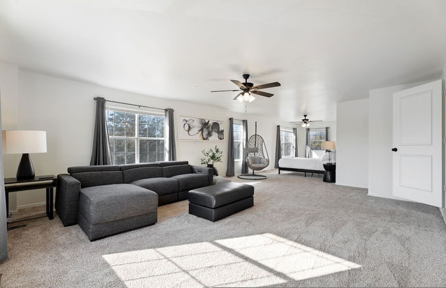 Spacious Lakefront View With Hot Tub and Pool NH - Foto 10
