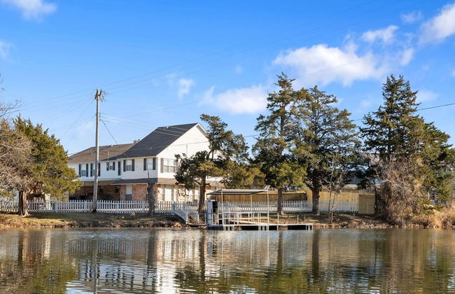 Spacious Lakefront View With Hot Tub and Pool NH - Foto 15