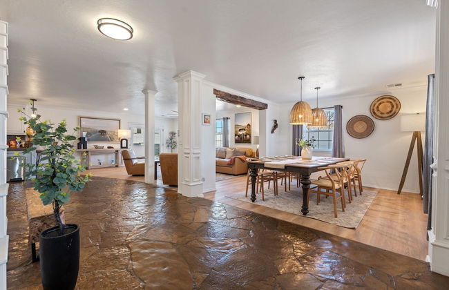 Spacious Lakefront View With Hot Tub and Pool NH - Foto 26