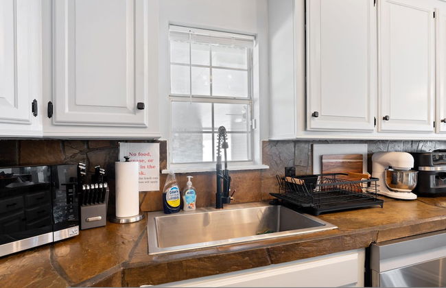 Spacious Lakefront View With Hot Tub and Pool NH - Foto 53