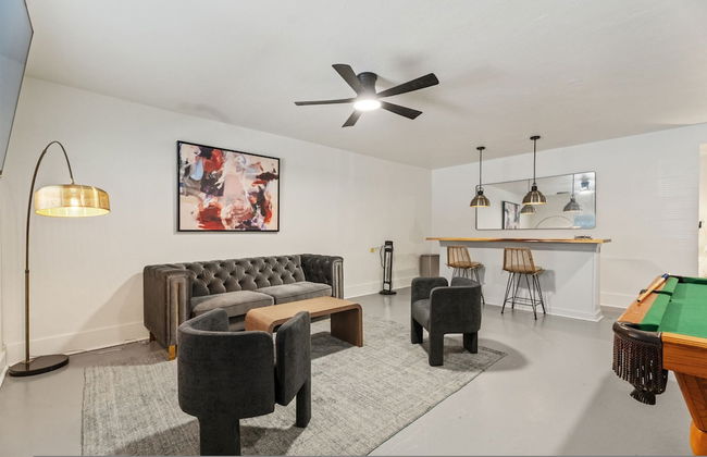 Spacious Lakefront View With Hot Tub and Pool NH - Foto 41