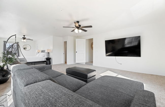 Spacious Lakefront View With Hot Tub and Pool NH - Foto 55