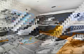 Foto 2 - Art-inspired Philly Getaway