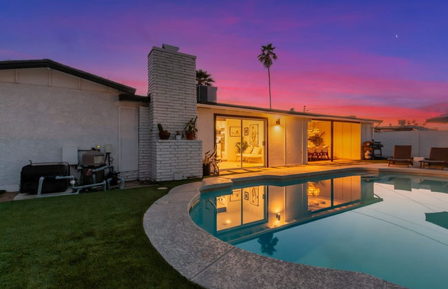 The Melrose ASU Pool Workspace Firepit - Foto 36