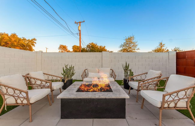The Melrose ASU Pool Workspace Firepit - Foto 46