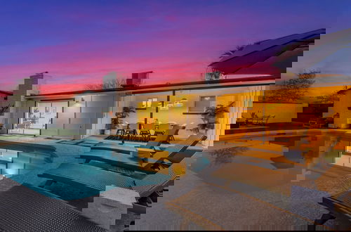 Foto 1 - The Melrose ASU Pool Workspace Firepit