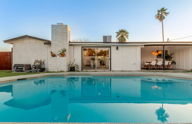 The Melrose ASU Pool Workspace Firepit - Foto 43