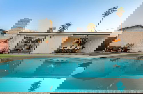 Foto 43 - The Melrose ASU Pool Workspace Firepit