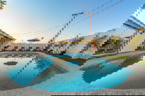 Foto 42 - The Melrose ASU Pool Workspace Firepit
