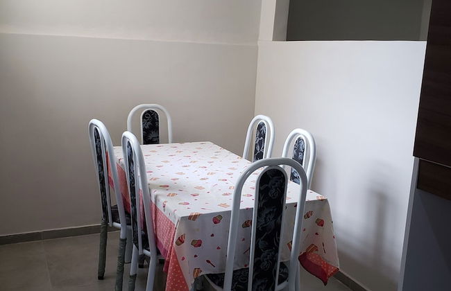 Centro da Cidade dois quartos com ar - Foto 2