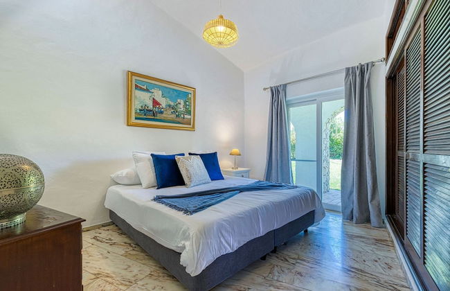 Golfinhos Magnificent Spacious 5 Bedroom Villa - Foto 16
