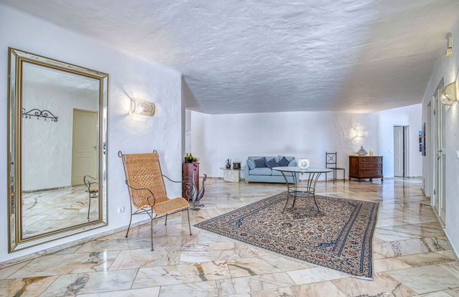 Golfinhos Magnificent Spacious 5 Bedroom Villa - Foto 61