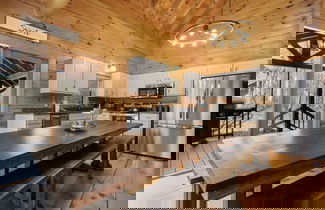 Foto 3 - Spacious Luxury Lake Blue Ridge Forest Cabin an spa