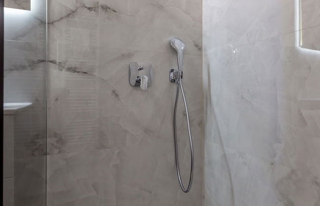 Exquisite Prestige Luxury Apartments With Shared Pool - Photo 56