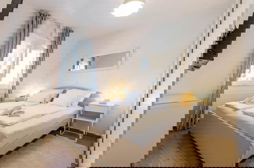 Foto 11 - Exquisite Prestige Luxury Apartments With Shared Pool