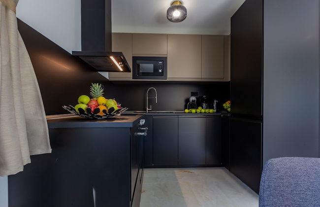 Exquisite Prestige Luxury Apartments With Shared Pool - Photo 23