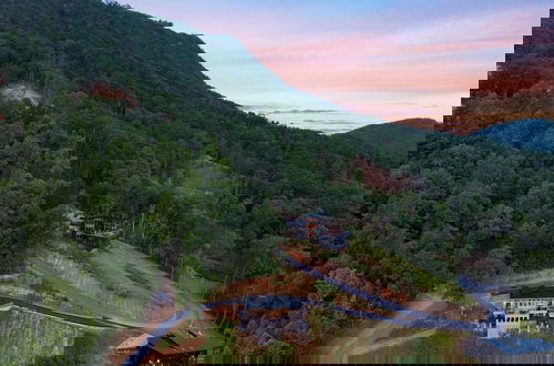 Foto 52 - Luxury Group Retreat w/ Indoor Pool, Arcade & 56-mile Views Grand Vista Retreat