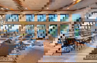 Foto 2 - Luxury Group Retreat w/ Indoor Pool, Arcade & 56-mile Views Grand Vista Retreat