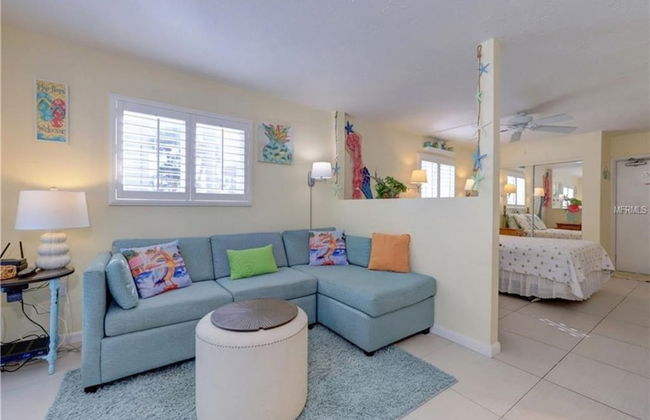 2 Bedroom Waterfront Pool Side - Foto 1