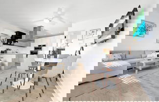 Foto 1 - New Waves On Walnut 3