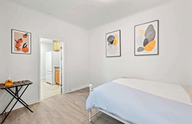 Comfortable Home Near LA With Full Kitchen Laundry - Photo 5