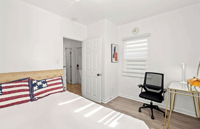 Comfortable Home Near LA With Full Kitchen & Laundry - Photo 5