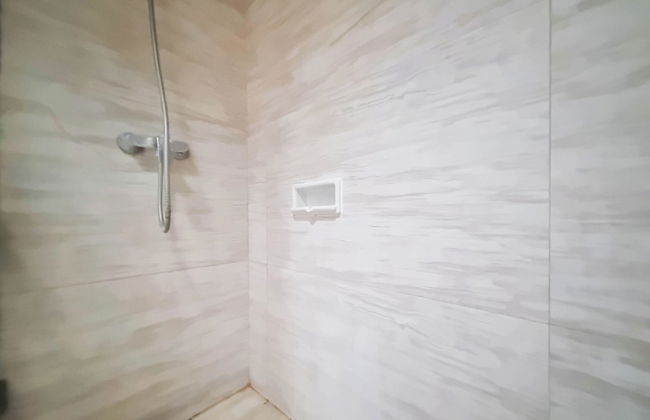 Cozy And Warm Studio Room At Uttara The Icon Apartment - Foto 11