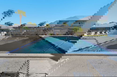 Foto 21 - Beachside Family Condo With Pool & Beach Access!