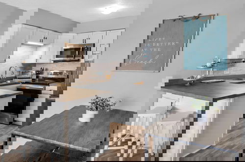 Foto 7 - Beachside Family Condo With Pool & Beach Access!