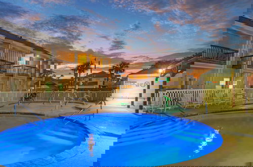 Foto 43 - The Beautiful Place by Avantstay Mins to Beach + Family-friendly Pool