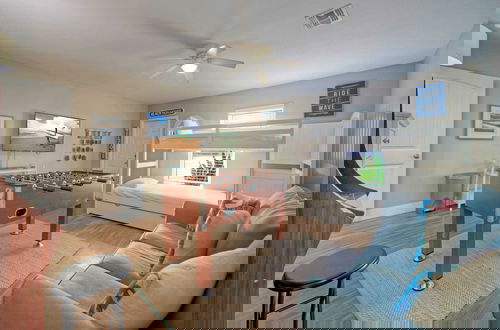 Foto 3 - The Beautiful Place by Avantstay Mins to Beach + Family-friendly Pool