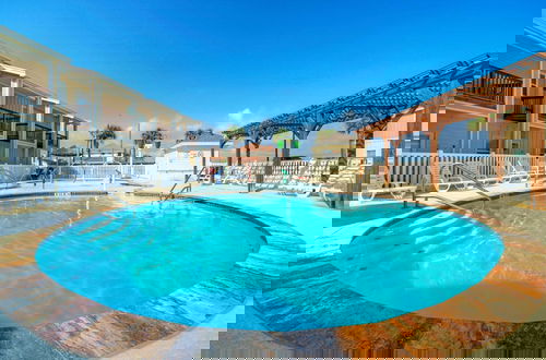 Foto 37 - The Beautiful Place by Avantstay Mins to Beach + Family-friendly Pool
