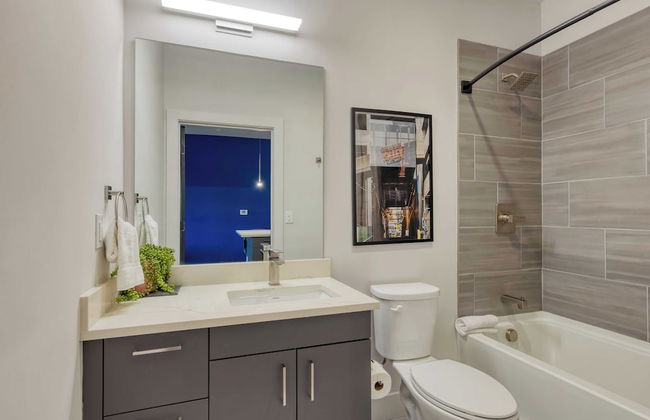 Whiskey River Walkable Midtown Location at Odyssey + Pool, Bbq, Fitness Room - Photo 21