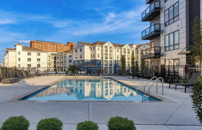 2 Units in Walkable Midtown Location, Gym+pool Honkey-tonk & Muse by Avantstay - Photo 41