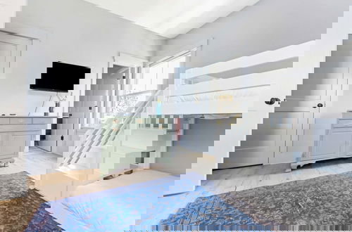 Foto 29 - Windward House by Avantstay Walk to Beach + Restaurants Saltwater Pool