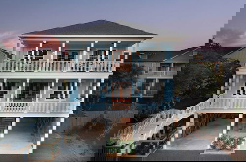 Foto 2 - Windward House by Avantstay Walk to Beach + Restaurants Saltwater Pool