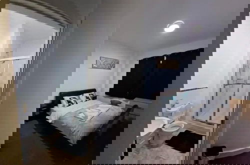 Photo 13 - 2bed Apt - City Centre With Balcony - Sleeps 6