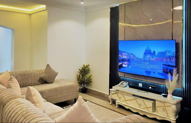 Amia Gold Luxury Apartment - Photo 28