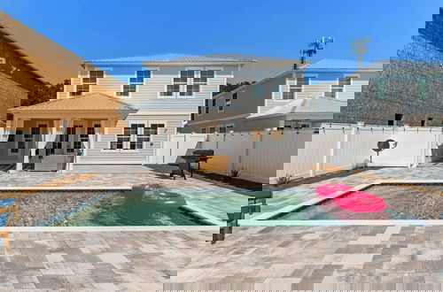 Foto 34 - Chic Shack by Avantstay Private Pool, Walk to Beach, Sleeps 13!