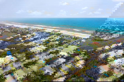 Foto 3 - Dolphin Days by Avantstay Pool 0 2mi to Beach