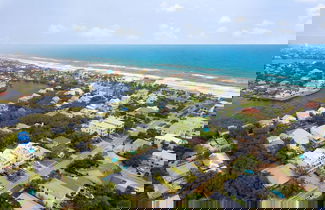 Foto 3 - Dolphin Days by Avantstay Pool 0 2mi to Beach