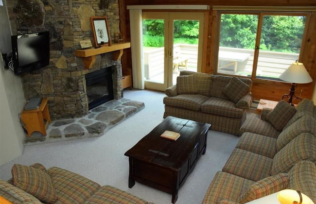 Seven Springs Sunridge 2 Bedroom Deluxe Condo, Ski-In/Out! by RedAwning - Foto 1