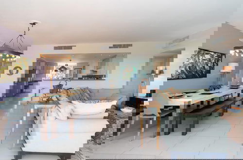 Photo 5 - The Beach-front Condo by Acomodo Long Stay Only