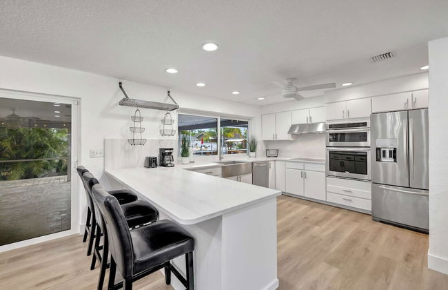 Waterfront Paradise Chic 3 BDR - Photo 12