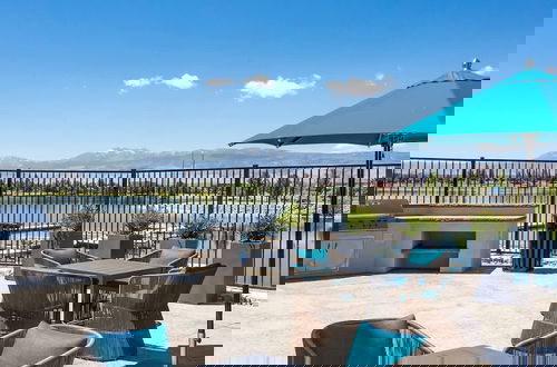 Photo 39 - Amazing Water View w Jacuzzi Sky Lounge