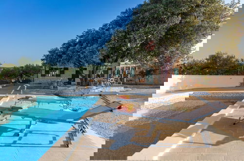 Foto 14 - Charming Villa With Swimming Pool