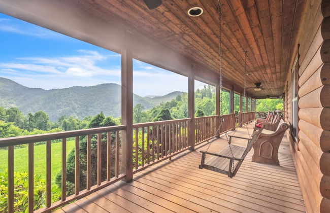 Cozy Mountain Retreat W/ Scenic Views 3 Bedroom Home by RedAwning - Photo 24