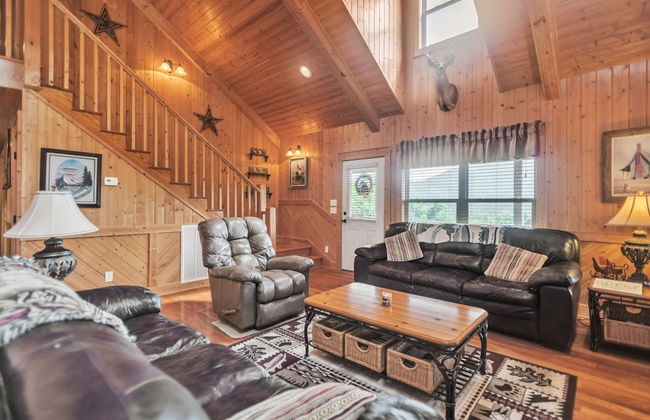 Cozy Mountain Retreat W/ Scenic Views 3 Bedroom Home by RedAwning - Photo 16