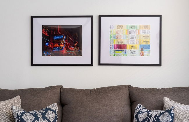 Nashville Living: A Stylish Escape 2 Bedroom Apts - Photo 26
